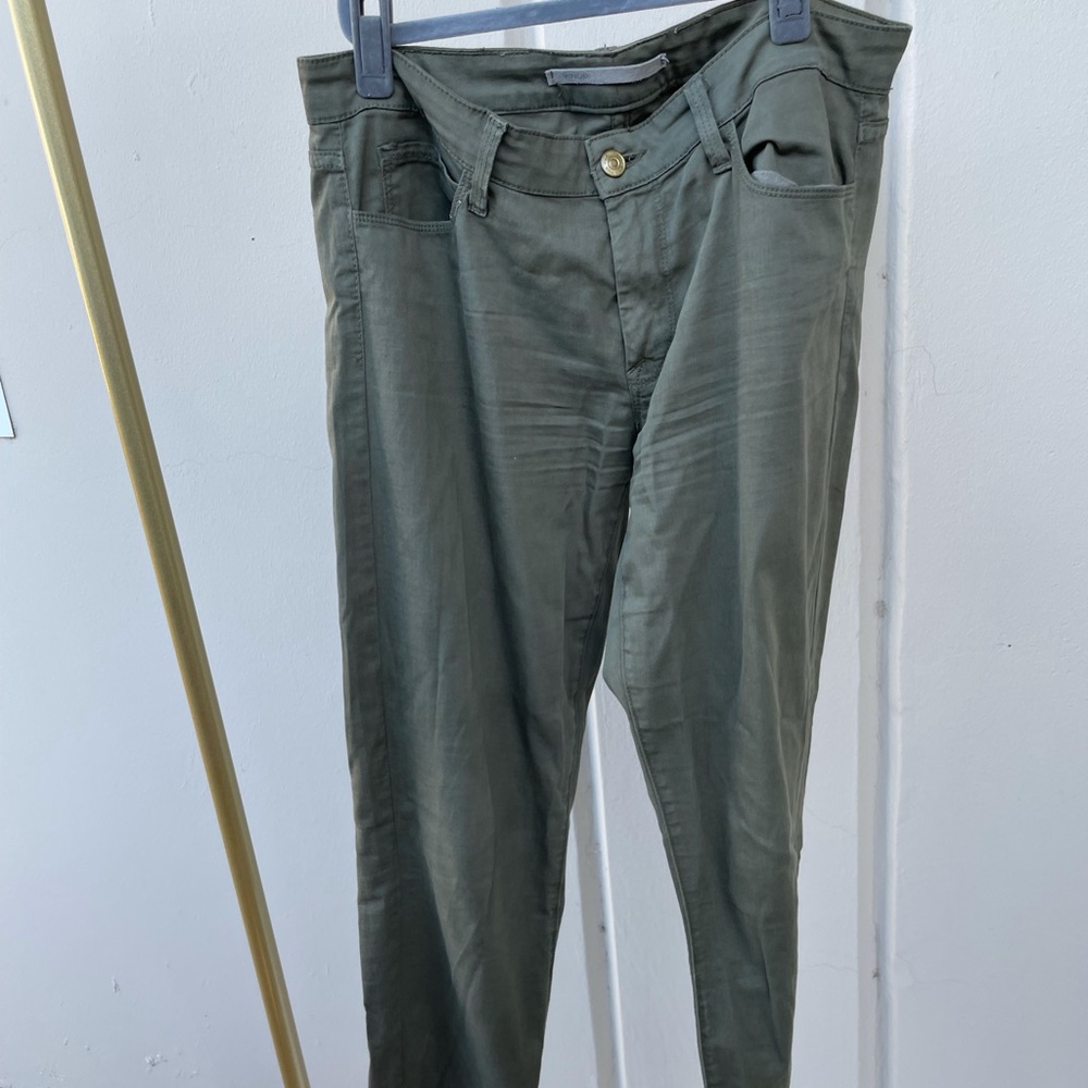 Vince green jeans size 32 skinny
